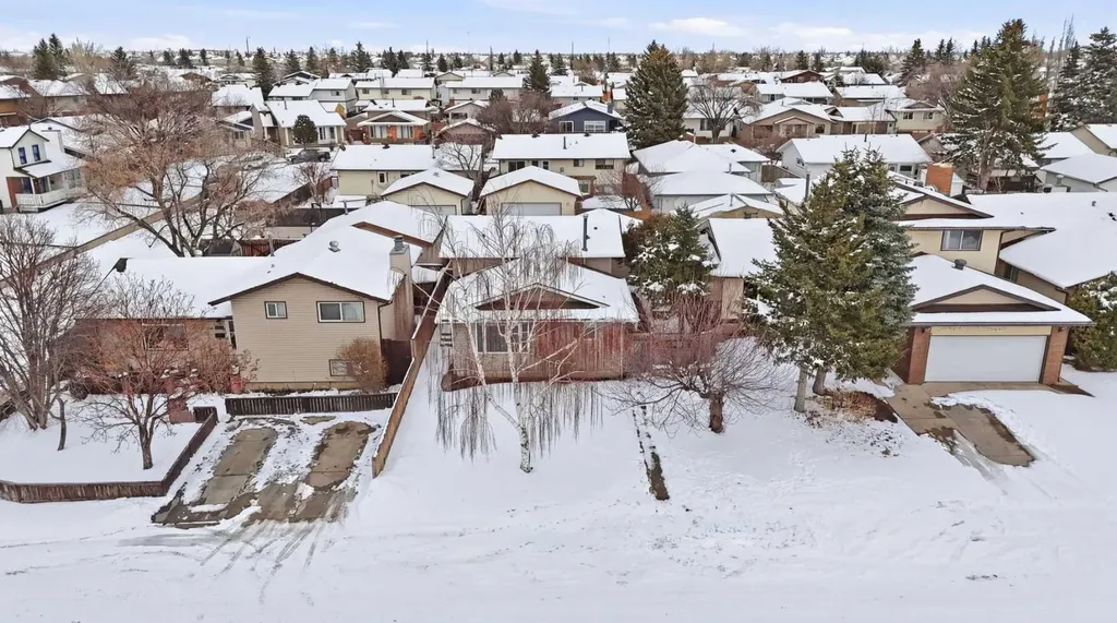 151 Templevale Place NE Calgary AB T1Y 4V6
