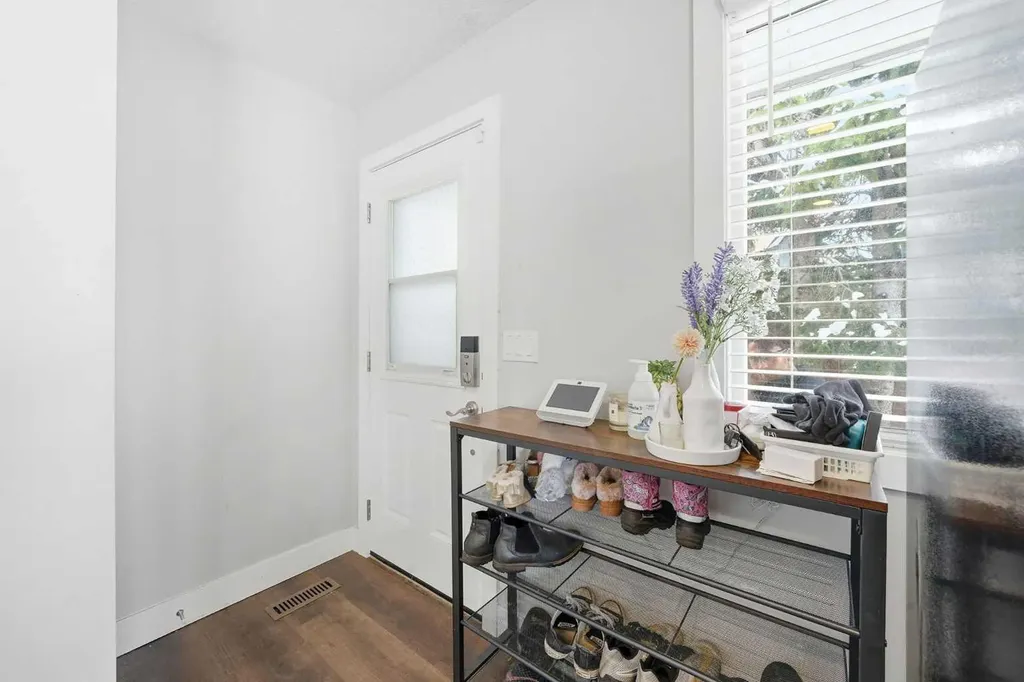 151 Templevale Place NE Calgary AB T1Y 4V6