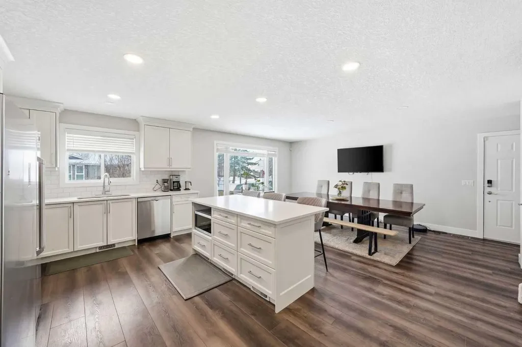 151 Templevale Place NE Calgary AB T1Y 4V6