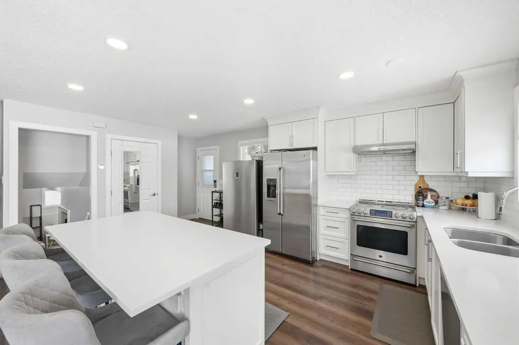 151 Templevale Place NE Calgary AB T1Y 4V6