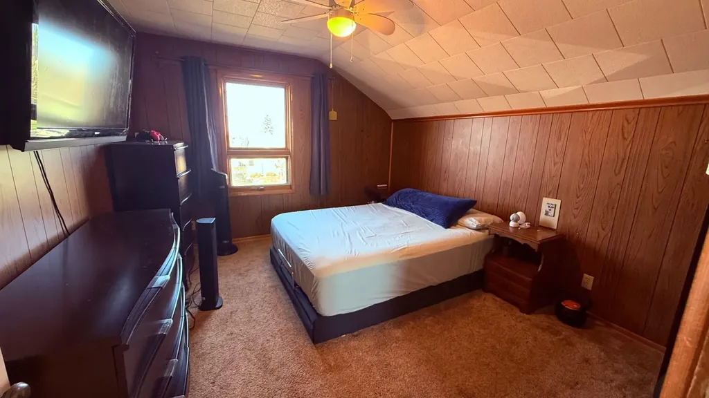 215 5 Avenue W Hanna AB T0J 1P0
