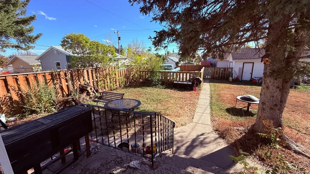 215 5 Avenue W Hanna AB T0J 1P0
