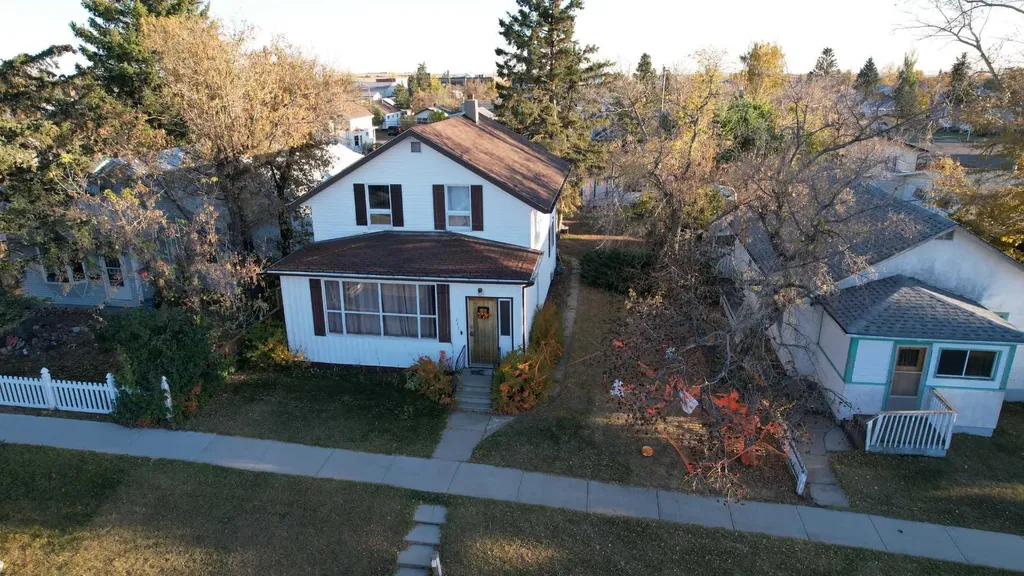 215 5 Avenue W Hanna AB T0J 1P0