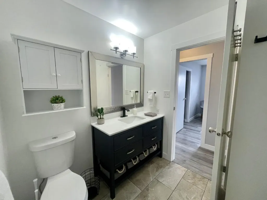 5906 12 Avenue Edson AB T7E 1J1