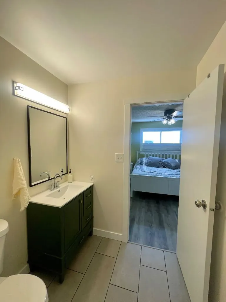 5906 12 Avenue Edson AB T7E 1J1