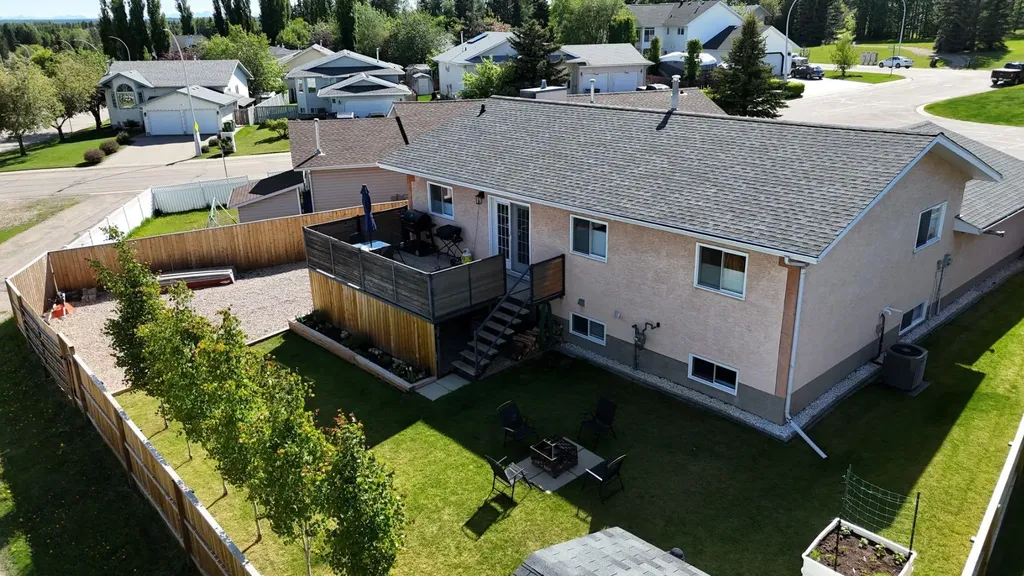5906 12 Avenue Edson AB T7E 1J1