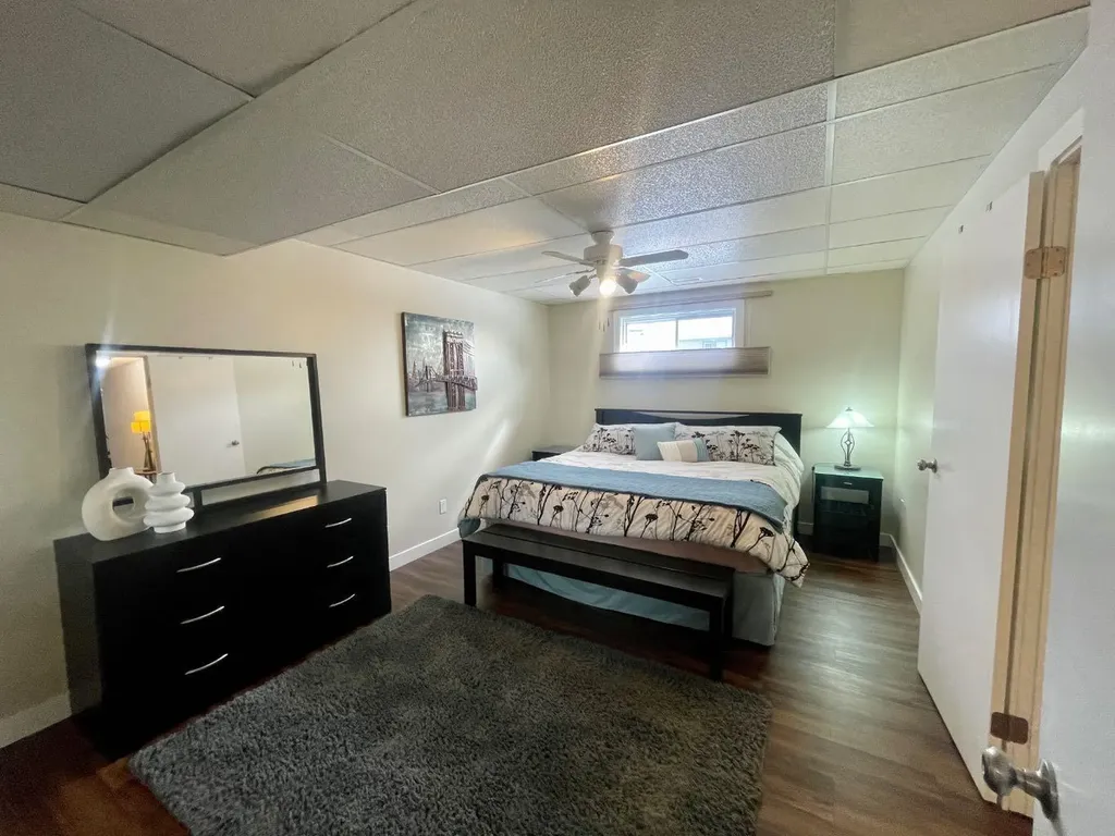 5906 12 Avenue Edson AB T7E 1J1