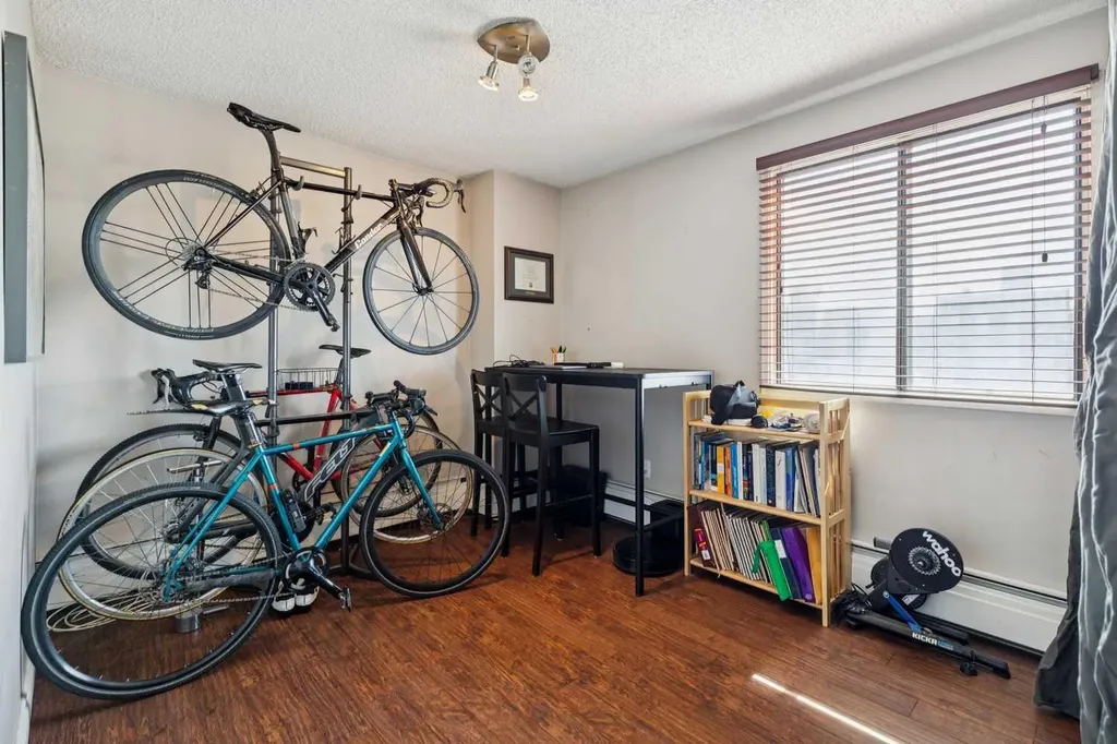 523 15 Avenue SW Calgary AB T2R 0R3