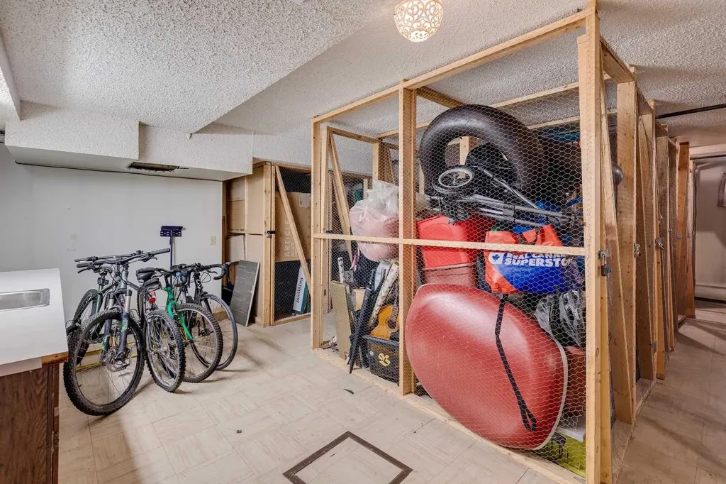 523 15 Avenue SW Calgary AB T2R 0R3