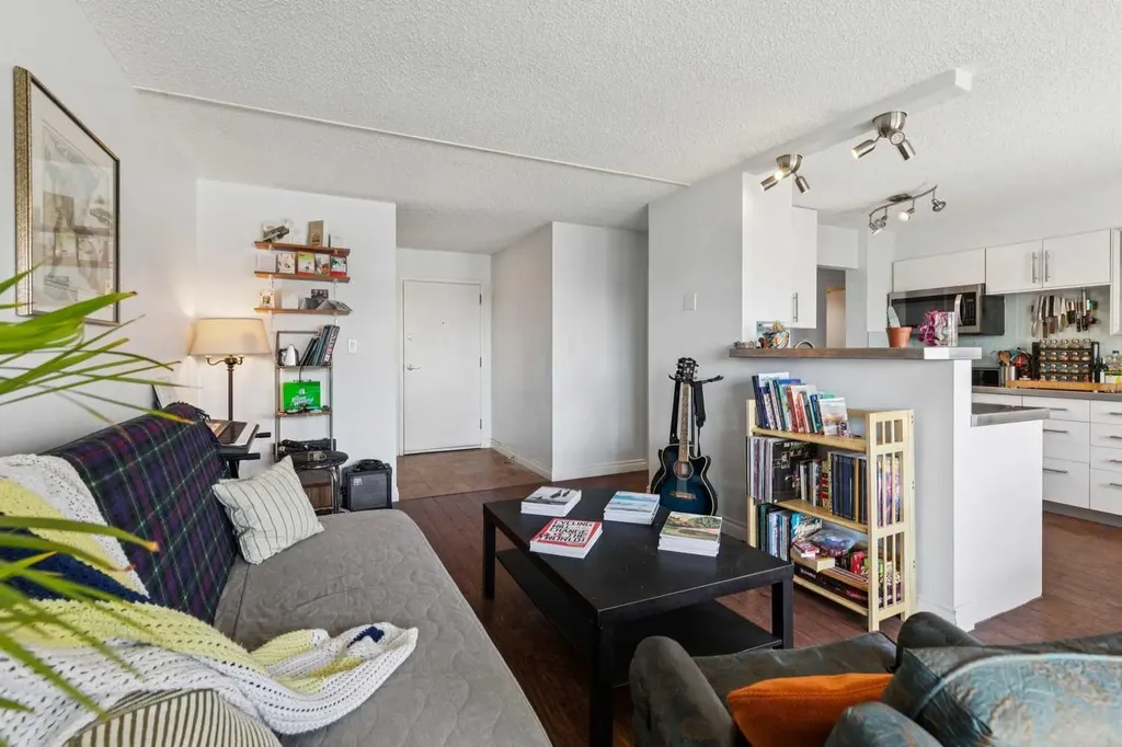 523 15 Avenue SW Calgary AB T2R 0R3