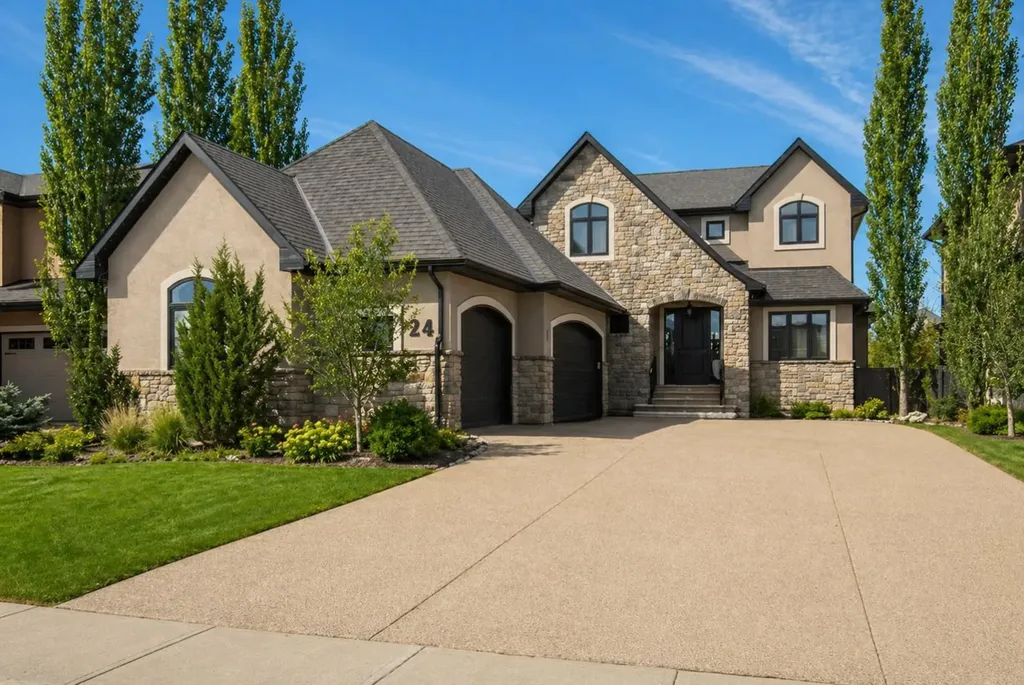 24 Sawyer Close Red Deer AB T4R 0M5
