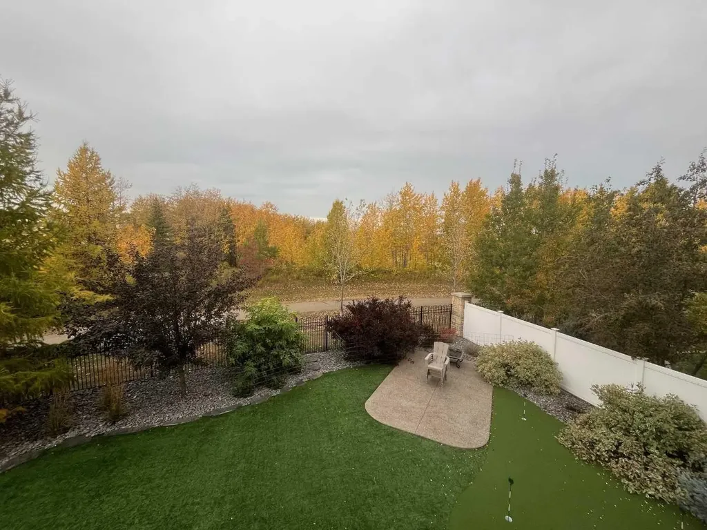 24 Sawyer Close Red Deer AB T4R 0M5