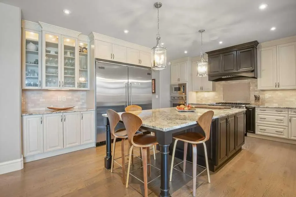 24 Sawyer Close Red Deer AB T4R 0M5
