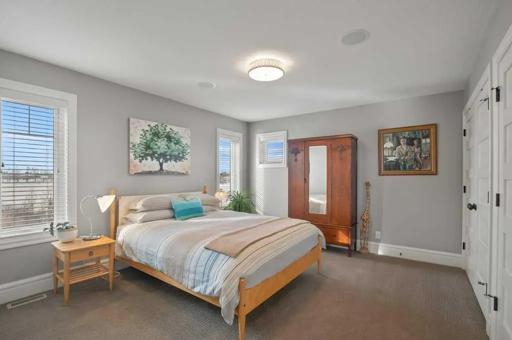 24 Sawyer Close Red Deer AB T4R 0M5