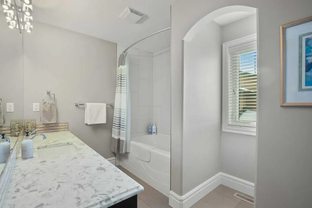 24 Sawyer Close Red Deer AB T4R 0M5