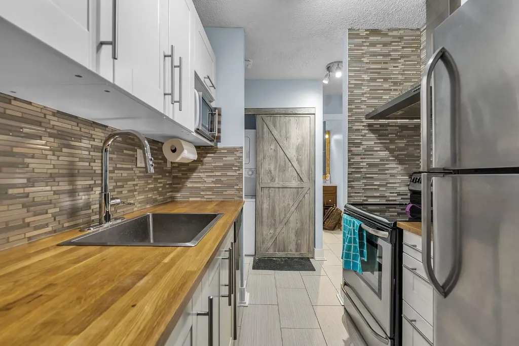 930 Royal Avenue SW Calgary AB T2T 0L5
