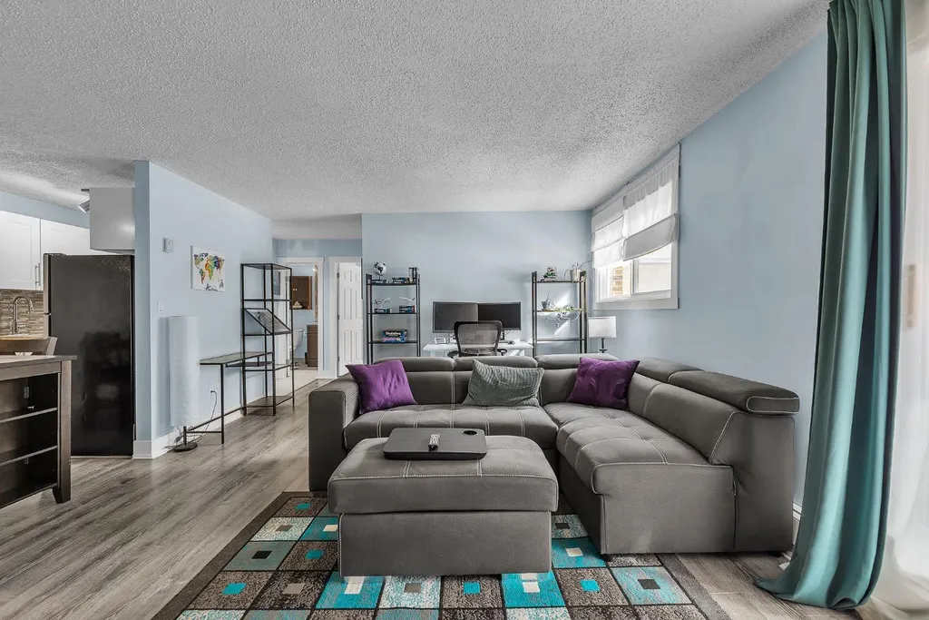 930 Royal Avenue SW Calgary AB T2T 0L5
