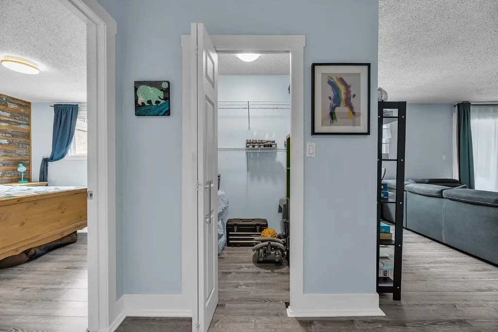 930 Royal Avenue SW Calgary AB T2T 0L5