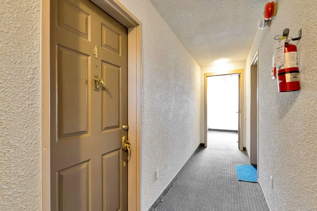930 Royal Avenue SW Calgary AB T2T 0L5