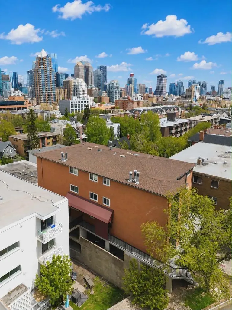 930 Royal Avenue SW Calgary AB T2T 0L5
