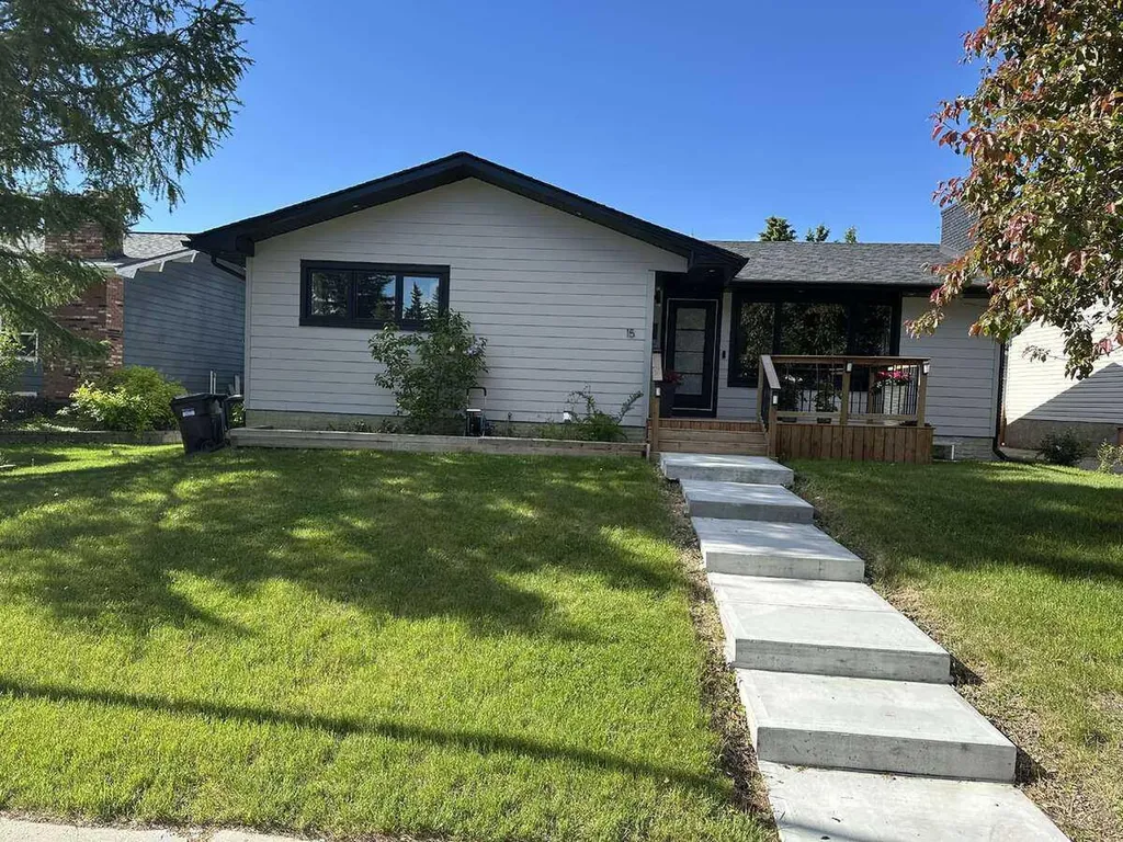 15 Brookmere Place SW Calgary AB T2W 2P5