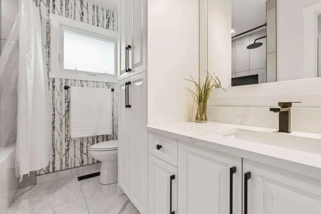 15 Brookmere Place SW Calgary AB T2W 2P5