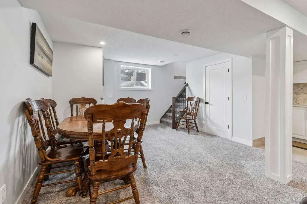 15 Brookmere Place SW Calgary AB T2W 2P5