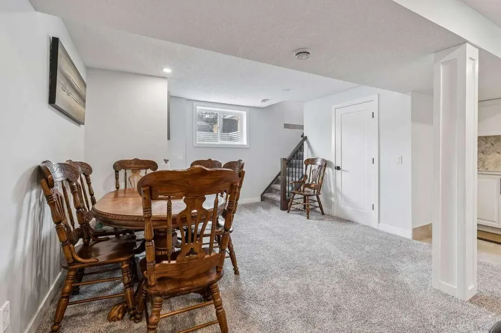 15 Brookmere Place SW Calgary AB T2W 2P5