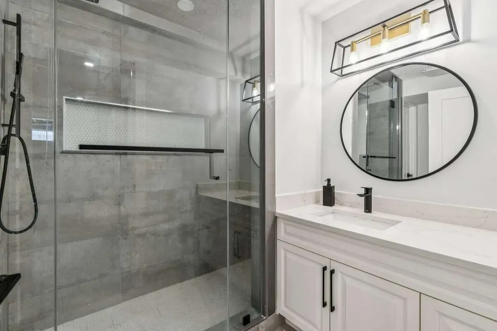15 Brookmere Place SW Calgary AB T2W 2P5