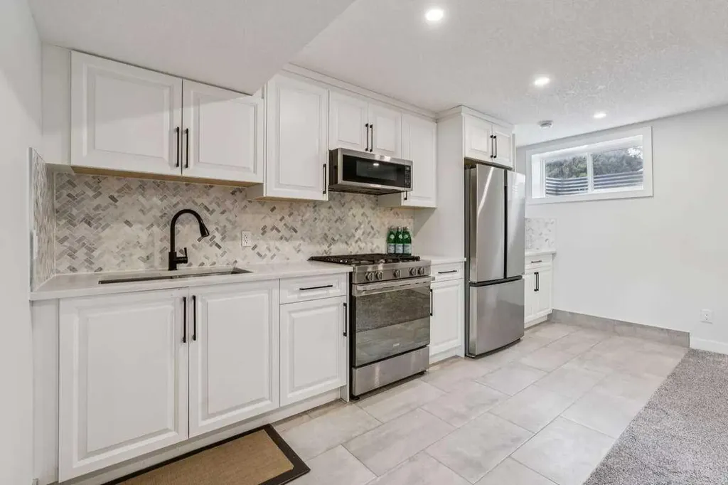 15 Brookmere Place SW Calgary AB T2W 2P5