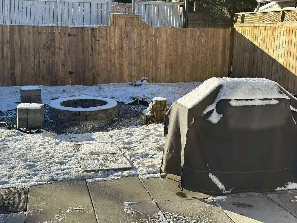 15 Brookmere Place SW Calgary AB T2W 2P5