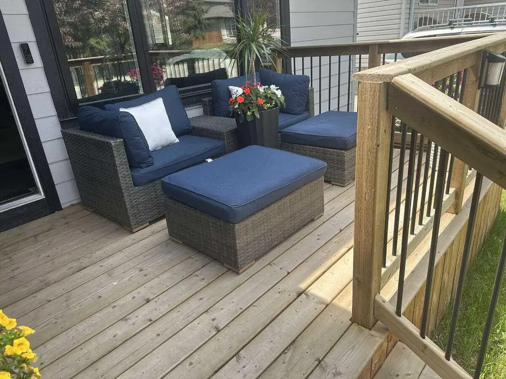 15 Brookmere Place SW Calgary AB T2W 2P5