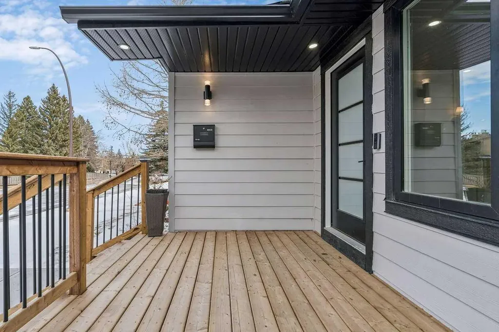 15 Brookmere Place SW Calgary AB T2W 2P5