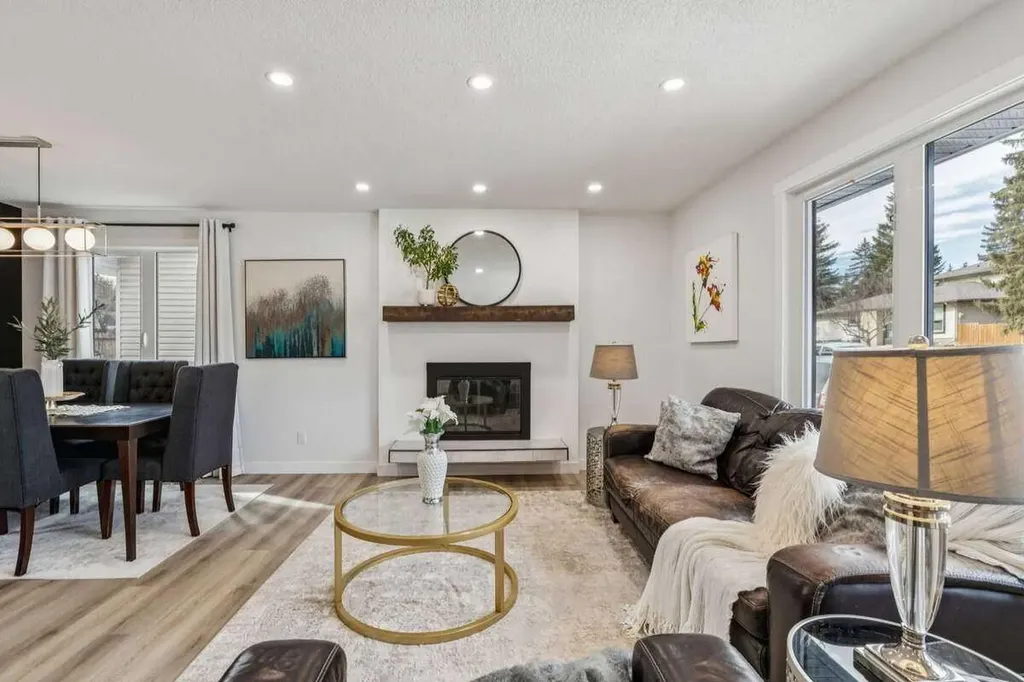 15 Brookmere Place SW Calgary AB T2W 2P5