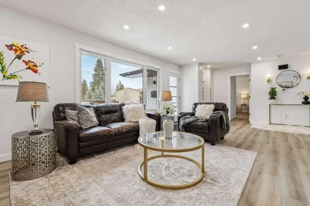 15 Brookmere Place SW Calgary AB T2W 2P5