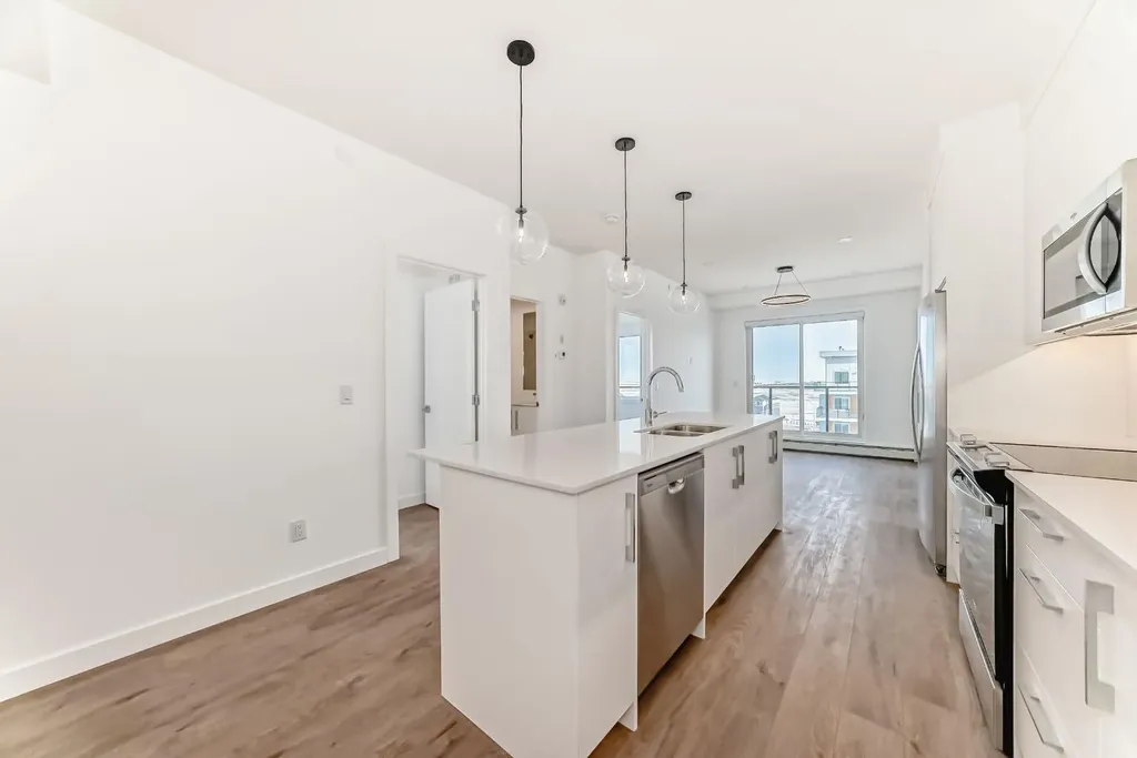 63 Corner Glen Crescent NE Calgary AB T3N2R6