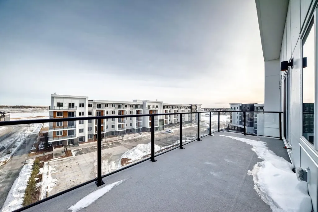 63 Corner Glen Crescent NE Calgary AB T3N2R6