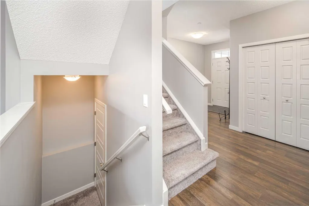 80 Howse Manor NE Calgary AB T3P 0X2
