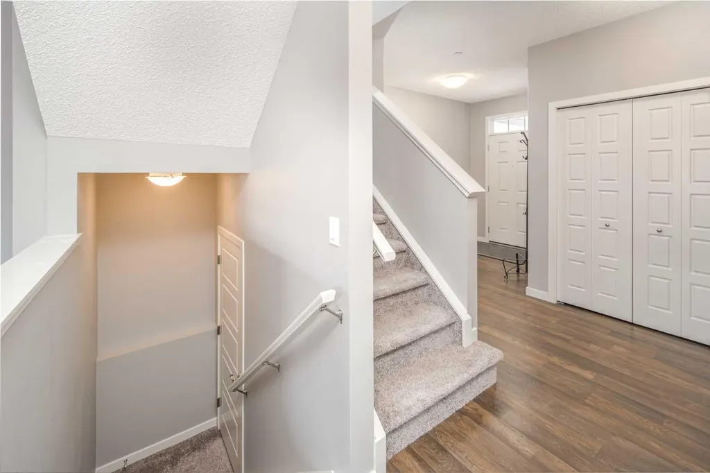 80 Howse Manor NE Calgary AB T3P 0X2