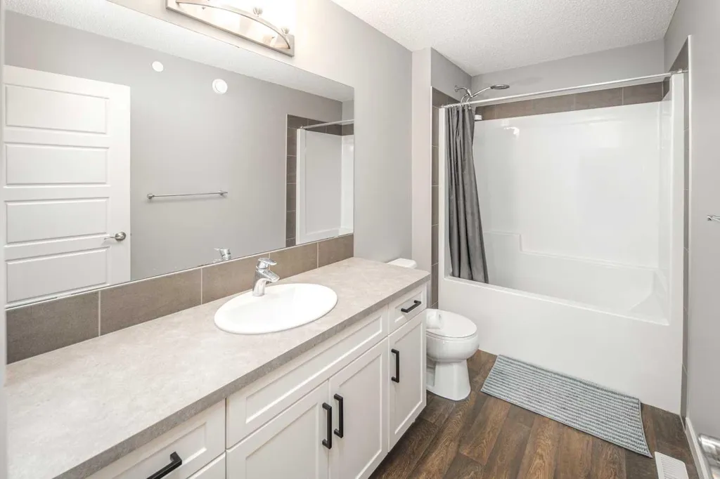 80 Howse Manor NE Calgary AB T3P 0X2
