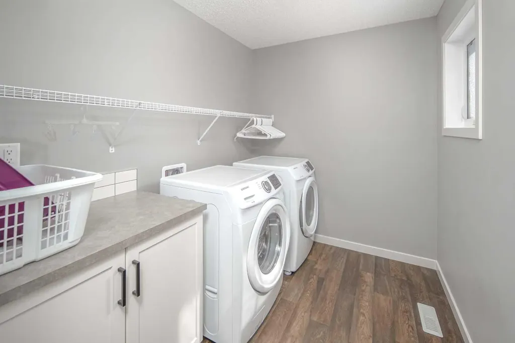 80 Howse Manor NE Calgary AB T3P 0X2