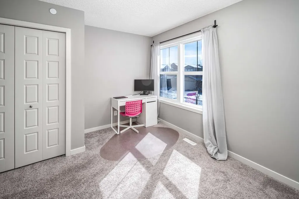 80 Howse Manor NE Calgary AB T3P 0X2