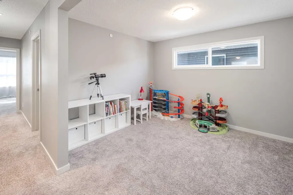 80 Howse Manor NE Calgary AB T3P 0X2