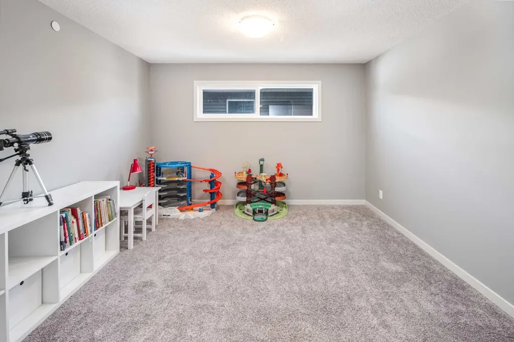 80 Howse Manor NE Calgary AB T3P 0X2