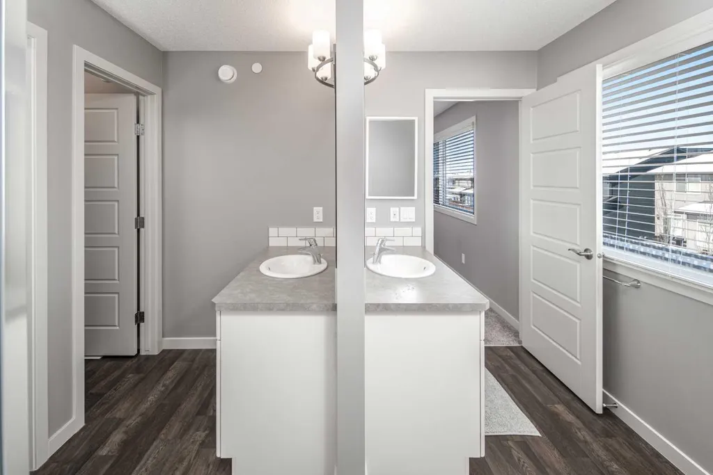 80 Howse Manor NE Calgary AB T3P 0X2