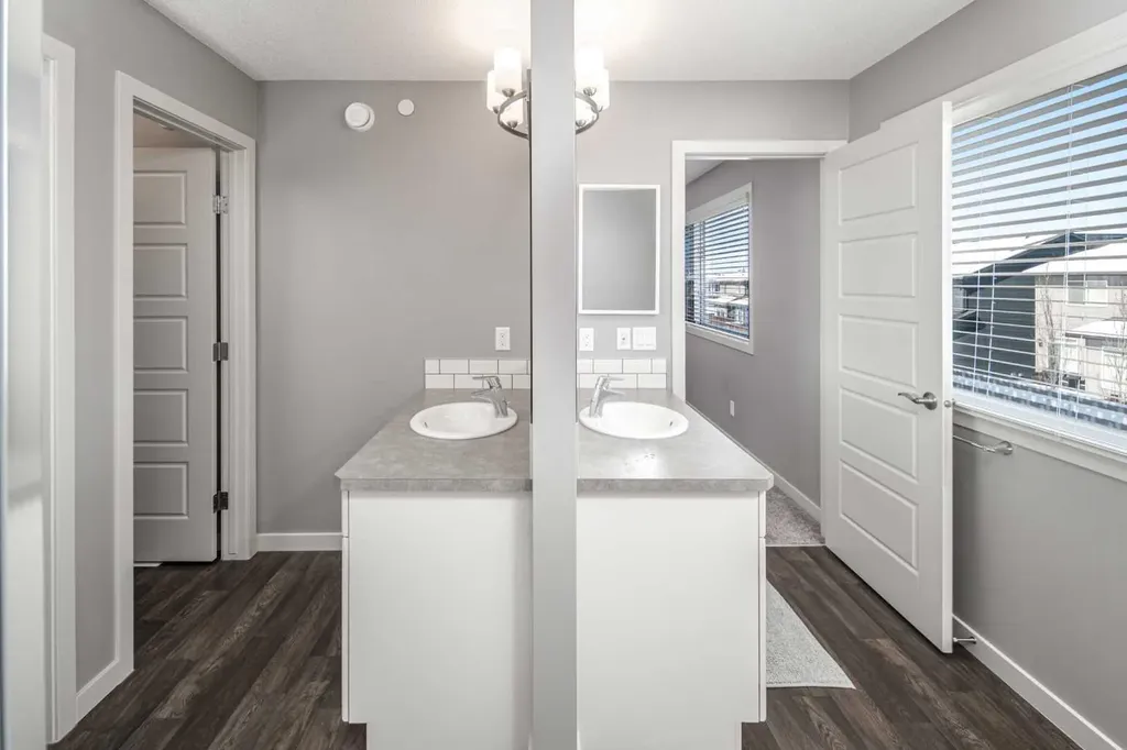 80 Howse Manor NE Calgary AB T3P 0X2