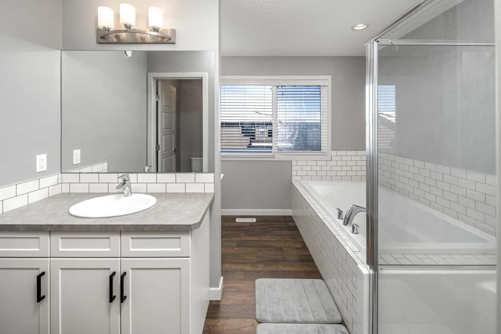 80 Howse Manor NE Calgary AB T3P 0X2