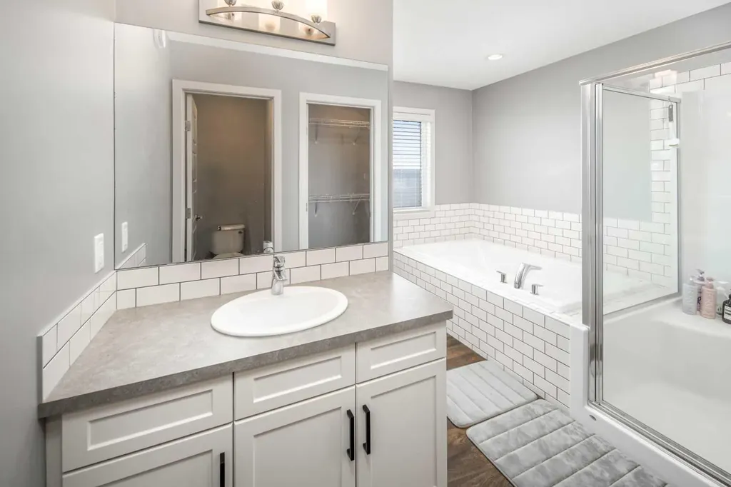 80 Howse Manor NE Calgary AB T3P 0X2