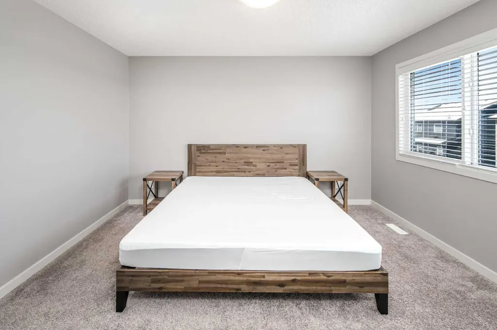 80 Howse Manor NE Calgary AB T3P 0X2