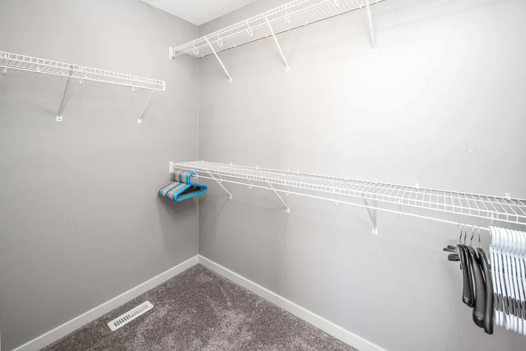 80 Howse Manor NE Calgary AB T3P 0X2